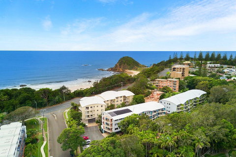 Flynns Beach Resort - Sunshine Coast Guide 5