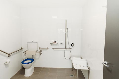 Coniston Hotel Wollongong - Sunshine Coast Guide 26