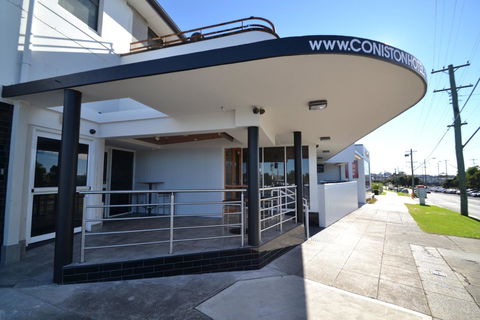 Coniston Hotel Wollongong - Sunshine Coast Guide 6