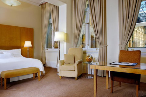 The Fullerton Hotel Sydney - Sunshine Coast Guide 40