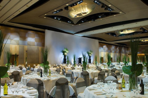 The Fullerton Hotel Sydney - Sunshine Coast Guide 23