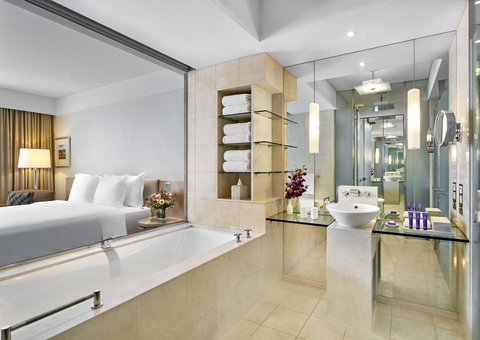 The Fullerton Hotel Sydney - Sunshine Coast Guide 2