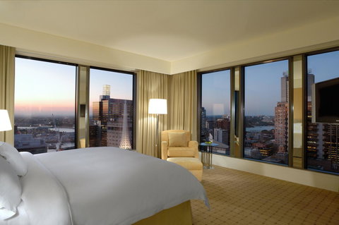 The Fullerton Hotel Sydney - Sunshine Coast Guide 11