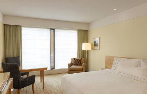The Fullerton Hotel Sydney - Sunshine Coast Guide 10