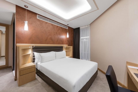 Rydges Australia Square, Formerly Tank Stream Hotel - Sunshine Coast Guide 13