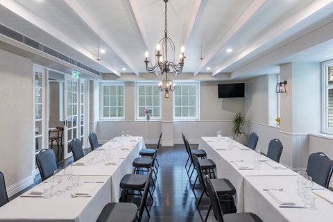 Rydges Australia Square, Formerly Tank Stream Hotel - Sunshine Coast Guide 6