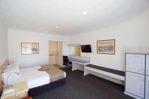 Albury Paddlesteamer Motel - Sunshine Coast Guide 19