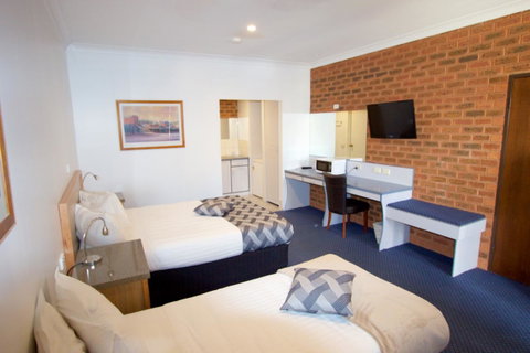 Albury Paddlesteamer Motel - Sunshine Coast Guide 16
