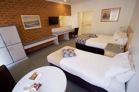 Albury Paddlesteamer Motel - Sunshine Coast Guide 36