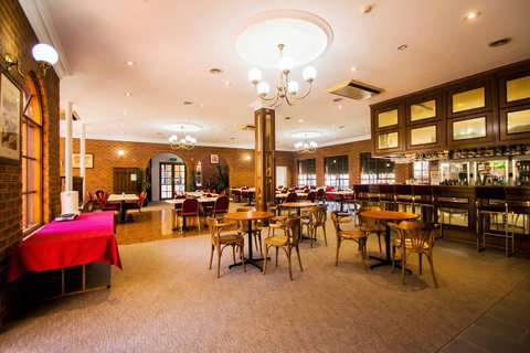 Albury Paddlesteamer Motel - Sunshine Coast Guide 6