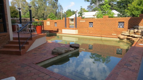 Albury Paddlesteamer Motel - Sunshine Coast Guide 7