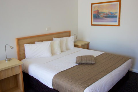 Albury Paddlesteamer Motel - Sunshine Coast Guide 31