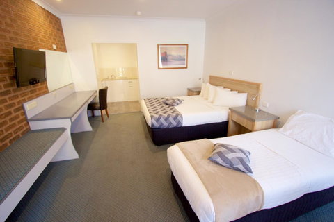 Albury Paddlesteamer Motel - Sunshine Coast Guide 20