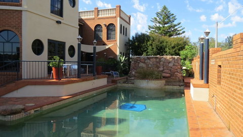 Albury Paddlesteamer Motel - Sunshine Coast Guide 5