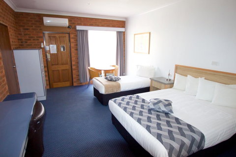 Albury Paddlesteamer Motel - Sunshine Coast Guide 27