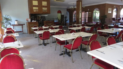 Albury Paddlesteamer Motel - Sunshine Coast Guide 8