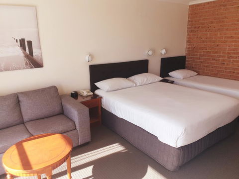 Marina Resort - Sunshine Coast Guide 39