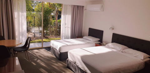 Marina Resort - Sunshine Coast Guide 41
