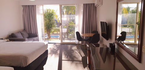 Marina Resort - Sunshine Coast Guide 43