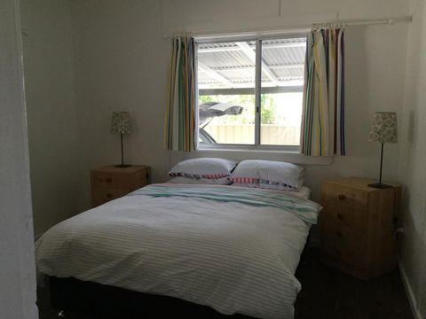 Hat Head Beach Cottage 1 - Sunshine Coast Guide 6