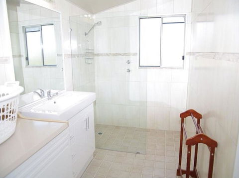 Jupiter, 3 Scott Street - Sunshine Coast Guide 5