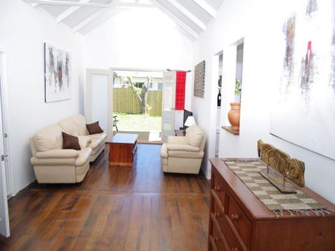 Jupiter, 3 Scott Street - Sunshine Coast Guide 0