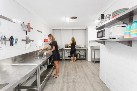 Summer House Sydney City - Formerly Sydney Backpackers - Sunshine Coast Guide 11