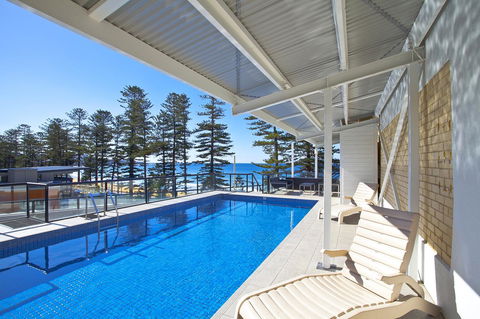 Manly Paradise Motel & Apartments - Sunshine Coast Guide 13