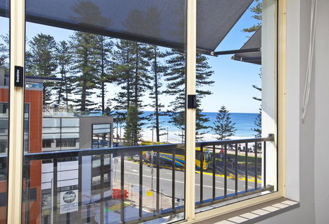Manly Paradise Motel & Apartments - Sunshine Coast Guide 12