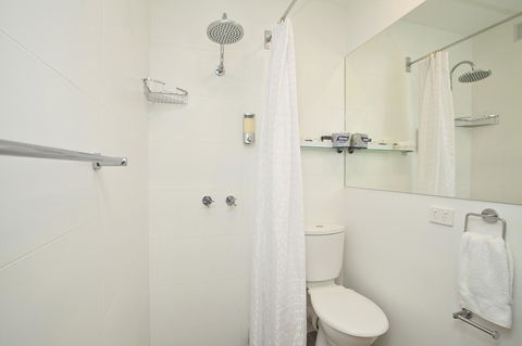 Manly Paradise Motel & Apartments - Sunshine Coast Guide 11