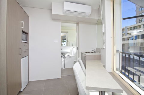 Manly Paradise Motel & Apartments - Sunshine Coast Guide 6