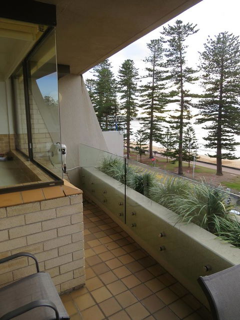 Manly Paradise Motel & Apartments - Sunshine Coast Guide 40