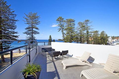 Manly Paradise Motel & Apartments - Sunshine Coast Guide 17