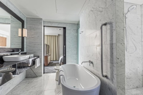 Swissotel Sydney - Sunshine Coast Guide 25