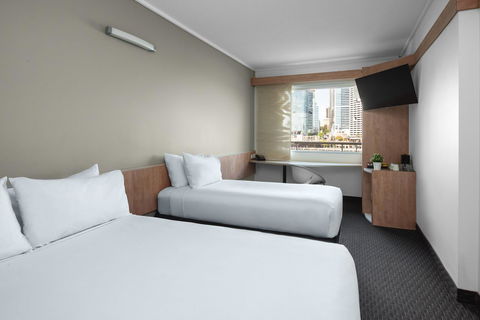 Ibis Sydney Darling Harbour - Sunshine Coast Guide 4