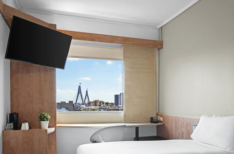 Ibis Sydney Darling Harbour - Sunshine Coast Guide 1