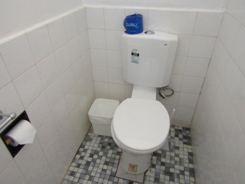 Allonville Gardens Motel - Sunshine Coast Guide 19