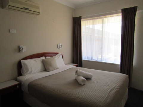 Allonville Gardens Motel - Sunshine Coast Guide 25