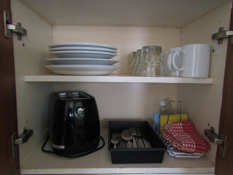 Allonville Gardens Motel - Sunshine Coast Guide 26