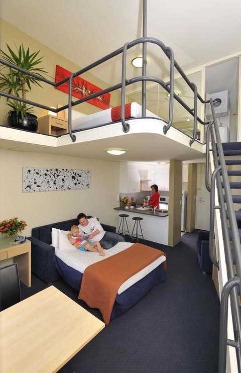 Metro Apartments On Darling Harbour - Sunshine Coast Guide 1