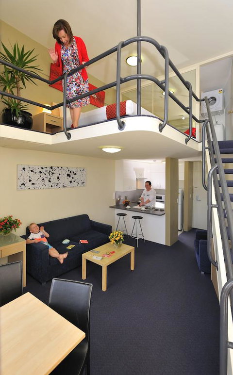 Metro Apartments On Darling Harbour - Sunshine Coast Guide 3