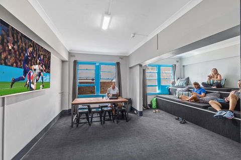 Ady's Place Backpackers, Sydney - Sunshine Coast Guide 15