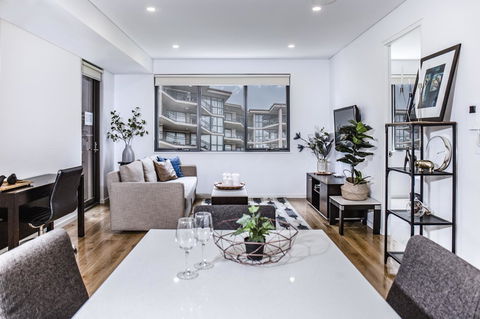 DD Apartments Fish Market - Sunshine Coast Guide 4