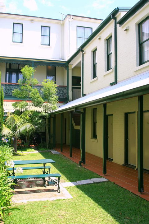 Avonmore On The Park Boutique Hotel - Sunshine Coast Guide 25
