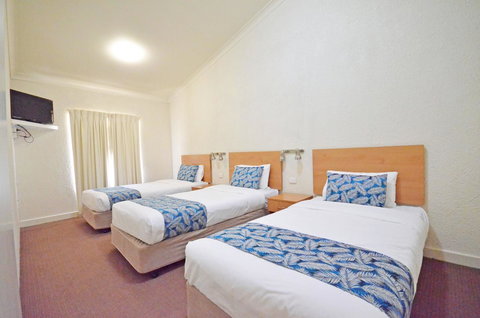 Boulevarde Motor Inn - Sunshine Coast Guide 3