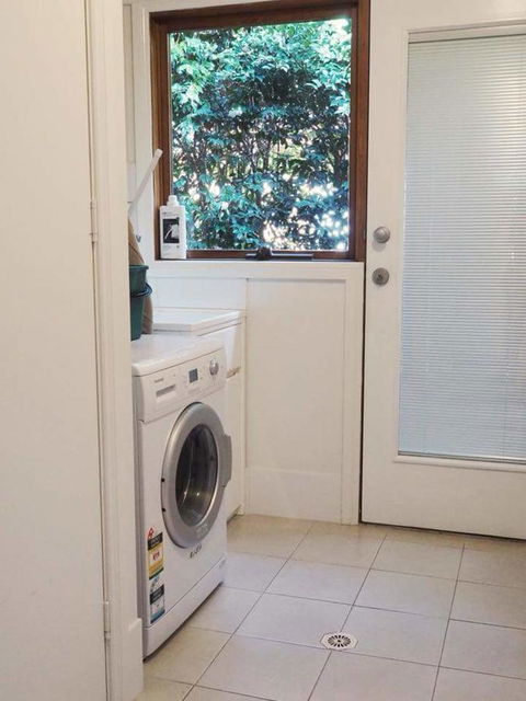 Lark Cottage - Sunshine Coast Guide 10