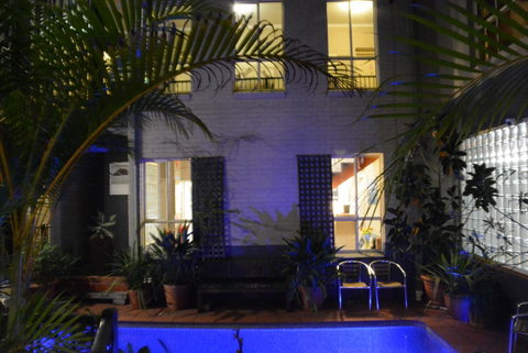 Newtown Backpackers - Sunshine Coast Guide 21