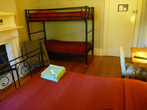 Newtown Backpackers - Sunshine Coast Guide 20