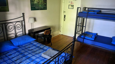 Newtown Backpackers - Sunshine Coast Guide 26