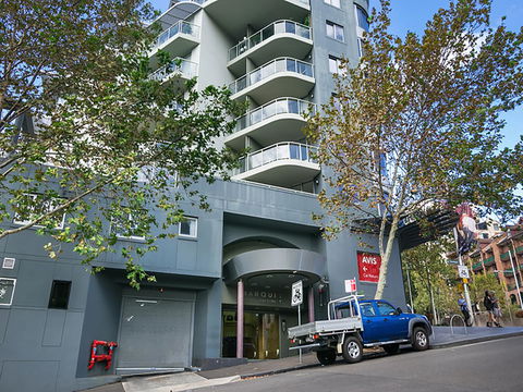 Lower Bridge And Sails - Executive 2BR Darlinghurst Apartment With Balcony And Rooftop Views - Sunshine Coast Guide 14